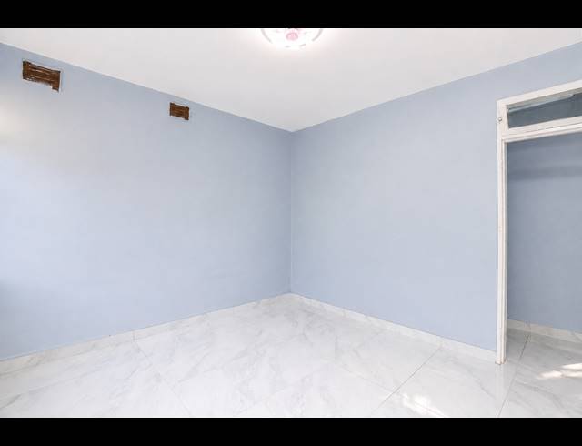 2.5 BEDROOM APARTMENT FOR SALE IN ESSENWOOD
